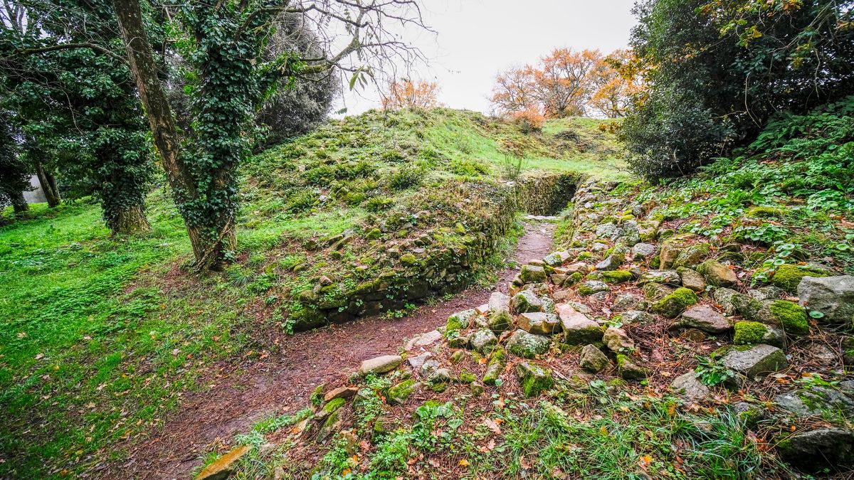 Tumulus du Mané er Hroëck à Locmariaquer. Photographie : Zulaan / Paysages de mégalithes